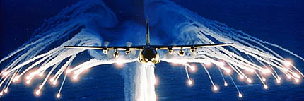 eine MC-130 testet ihre Abwehmaßnahmen.